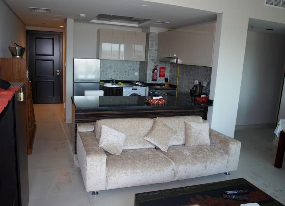 Elegant And Comfortably Furnished 2Brh Apartment In A Quiet Area! Dubai Eksteriør billede