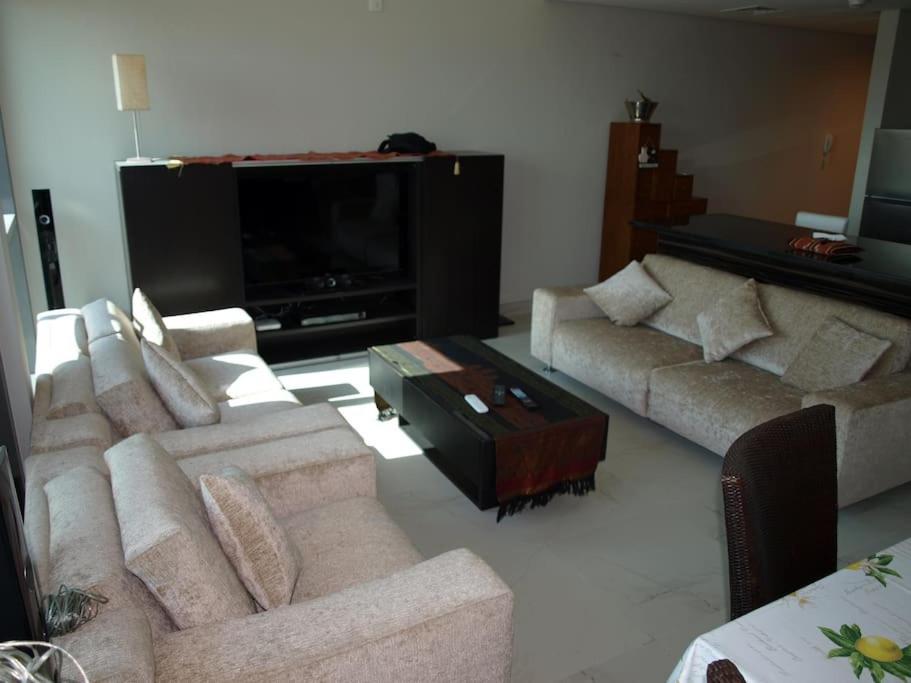 Elegant And Comfortably Furnished 2Brh Apartment In A Quiet Area! Dubai Eksteriør billede